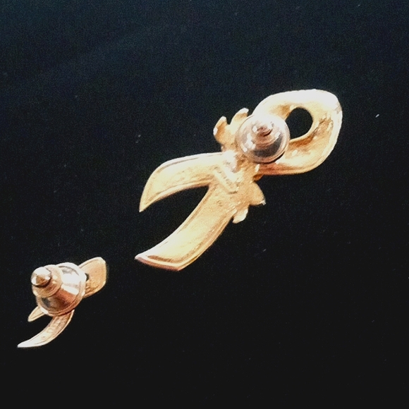 *BUNDLE* AVON Breast Cancer Awareness Pins - Picture 4 of 5